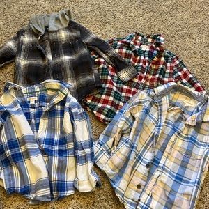 Bundle of 4 Boys Button Down Shirts - Size 5 / XS 4/5